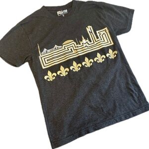 New Orleans Sky Line Tee Size S